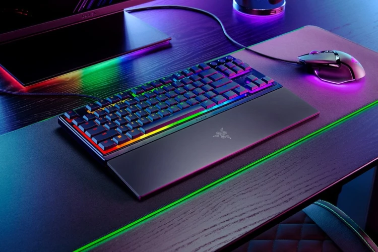 Razer Ornata V3 Tenkeyless klawiatura Gaming USB QWERTZ Czarny