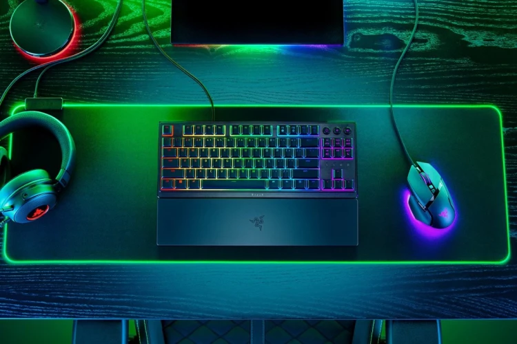 Razer Ornata V3 Tenkeyless klawiatura Gaming USB QWERTZ Czarny