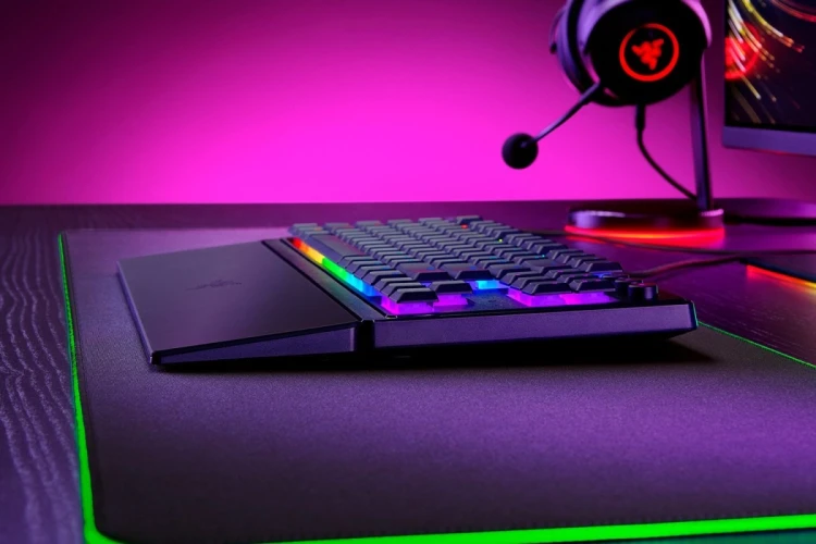 Razer Ornata V3 Tenkeyless klawiatura Gaming USB QWERTZ Czarny