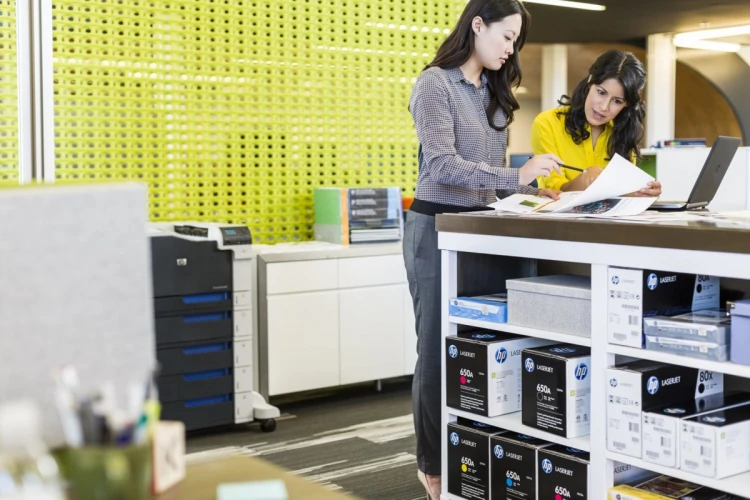 HP 650A oryginalny wkład z czarnym tonerem LaserJet
