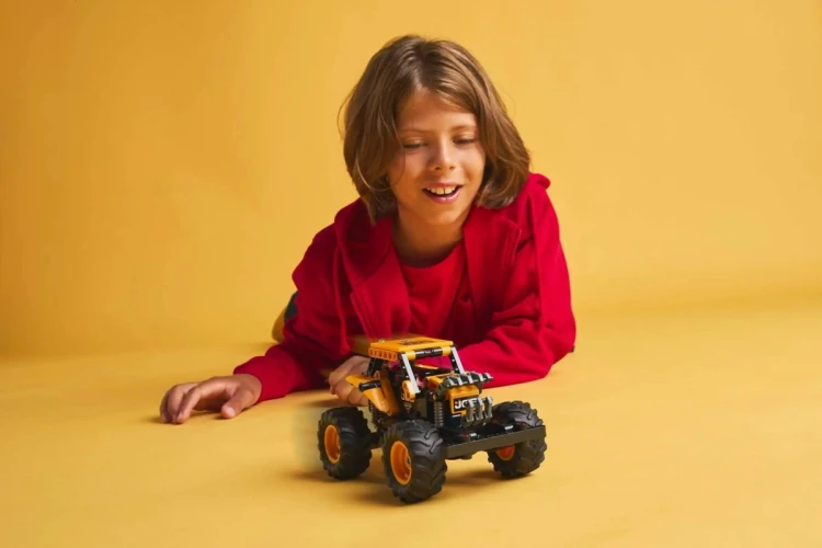 LEGO Technic 42199 - Monster Jam DIGatron