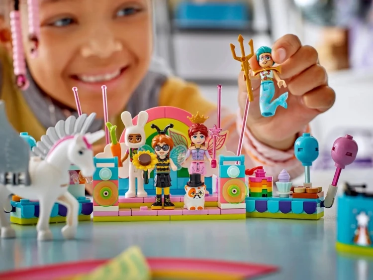 LEGO FRIENDS 42661 COSTUME PLEGO ARTY WITH UNICORN & FAIRY