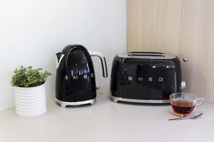 Toster SMEG TSF01BLEU