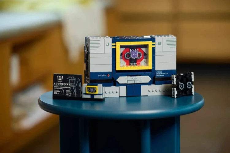LEGO Icons 10358 - Transformers: Soundwave