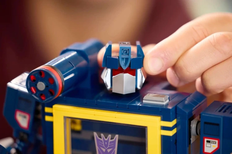 LEGO Icons 10358 - Transformers: Soundwave