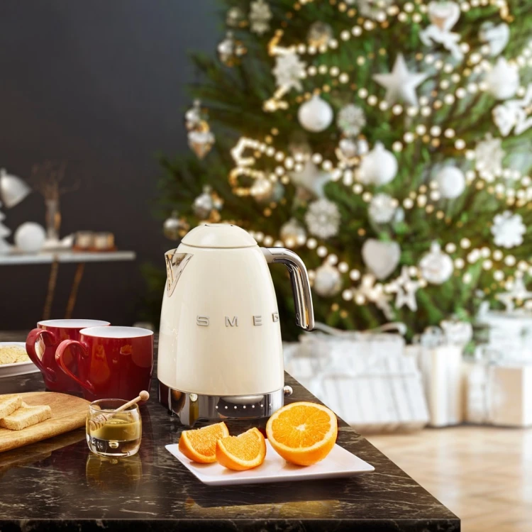 Smeg KLF03CREU czajnik elektryczny 1,7 l 2400 W Kremowy