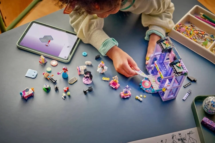 LEGO Friends 42685 - Pokaz mody w mieście Heartlake