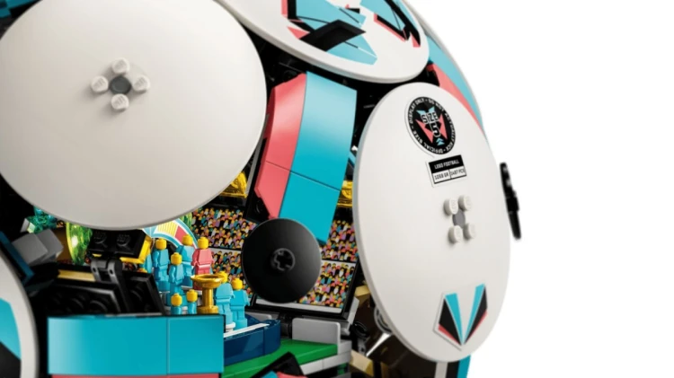 LEGO Editions 43019 - Piłka nożna