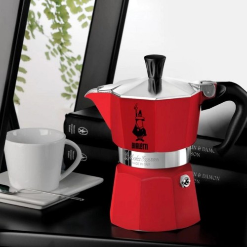 Kawiarka na 3 filiżanki Moka Express 5466 BIALETTI czerwona