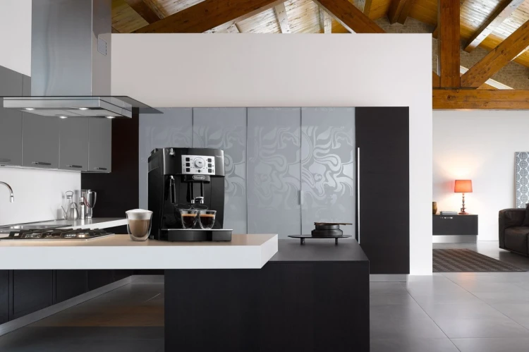 De’Longhi ECAM 22.115.B Pełna automatyka Ekspres do espresso 1,8 l