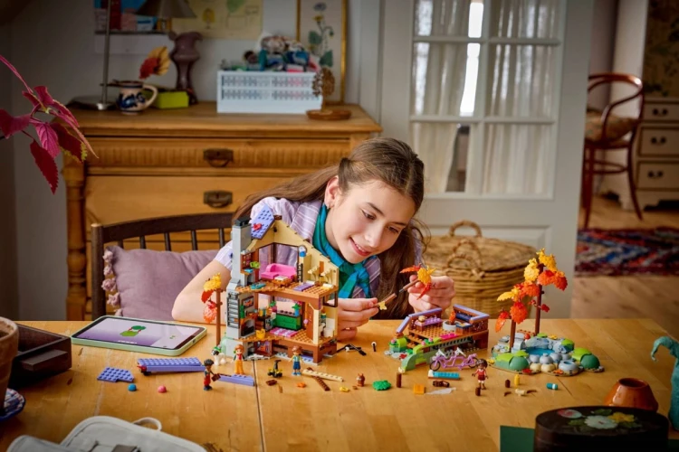 LEGO FRIENDS 42705 Jesienna leśna chatka
