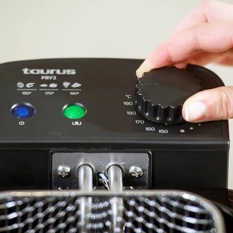 Frytownica olejowa Taurus Air Fryer 973967000 (2000W;3l)