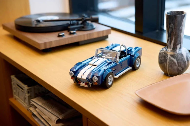 LEGO Icons 10357 - Shelby Cobra 427 S/C