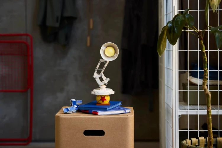 LEGO Ideas 21357 - Disney Pixar Luxo Jr.