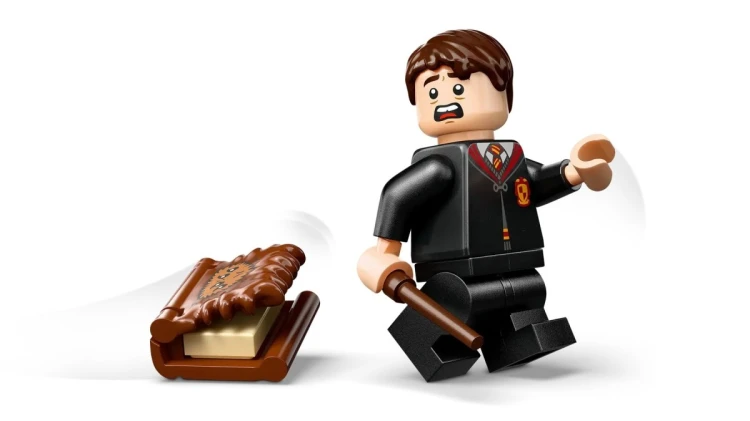 LEGO Harry Potter 76449 - Potworna księga potworów z zębami