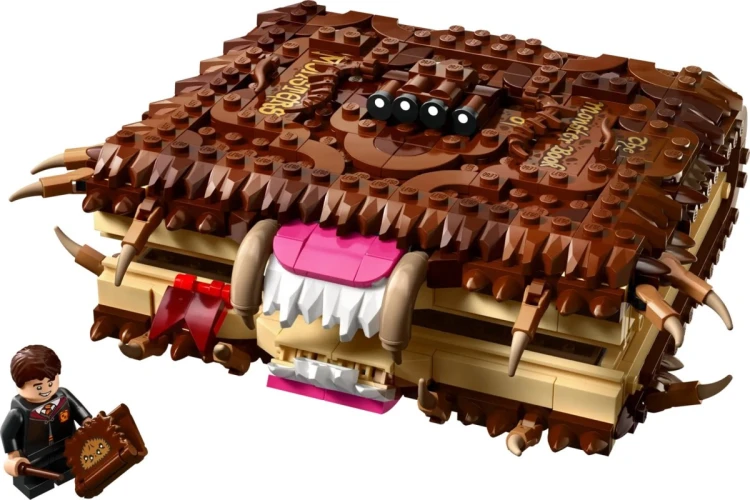 LEGO Harry Potter 76449 - Potworna księga potworów z zębami