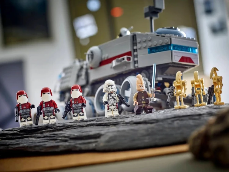 LEGO Star Wars 75413 - Czołg Republiki Juggernaut