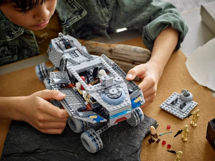 LEGO Star Wars 75413 - Czołg Republiki Juggernaut