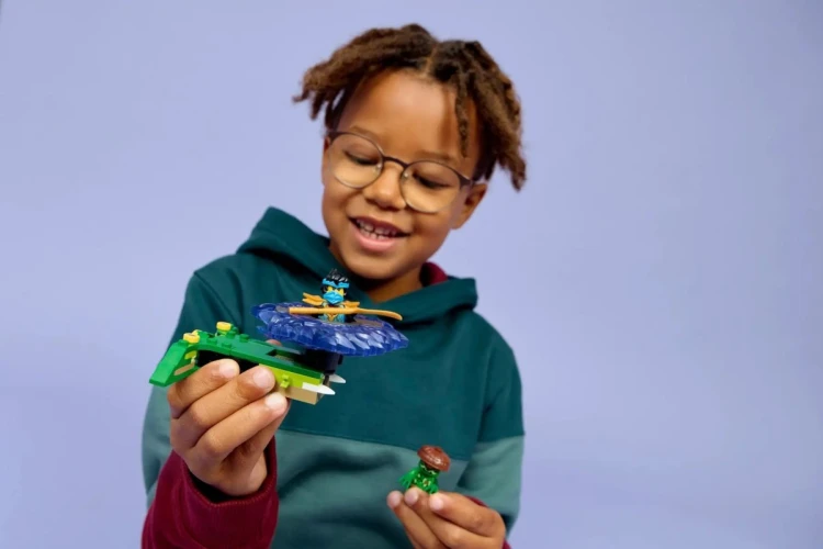 LEGO Ninjago 71849 - Nya kontra zmutowany potwór na spinnerze