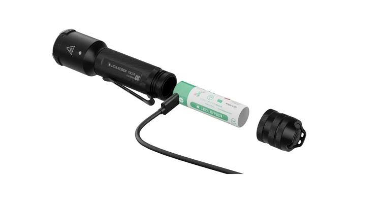Latarka Ledlenser TAC6R Black Box