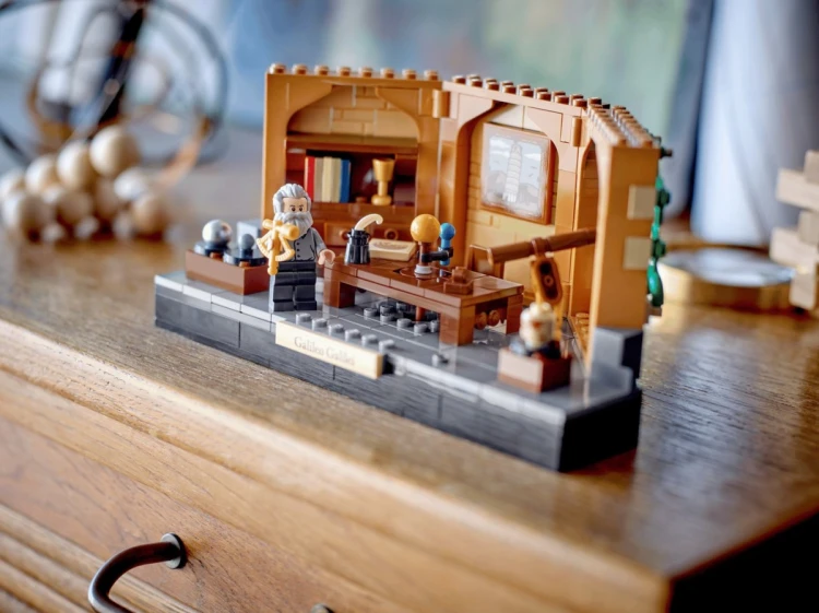 LEGO Ideas 40595 - Hołd dla Galileusza