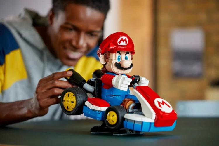 LEGO Super Mario 72037 - Mario Kart: Mario i Standard Kart