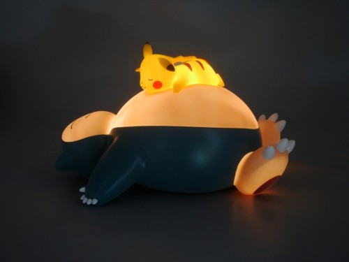 TF POKEMON LIGHT-UP FIGURE - SNORLAX & PIKACHU 25 CM