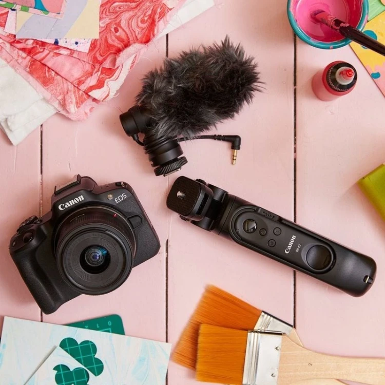 Aparat Canon EOS R50 + RF-S 18-45mm CREATOR KIT z 24.2 MP