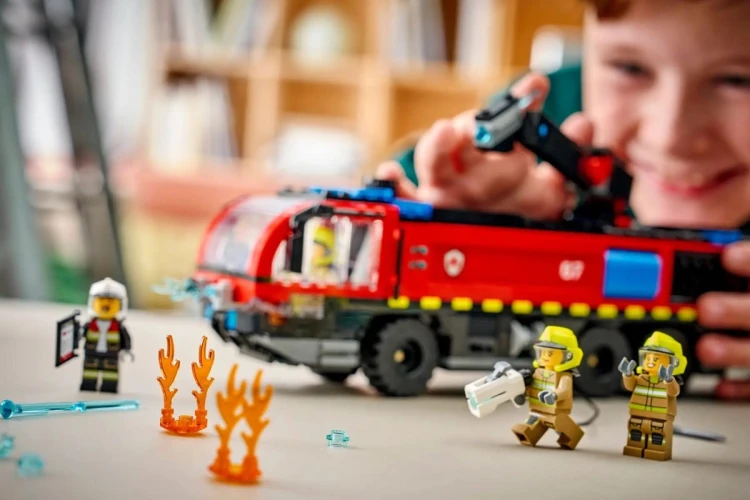 LEGO CITY 60499 Lotniskowy wóz strażacki