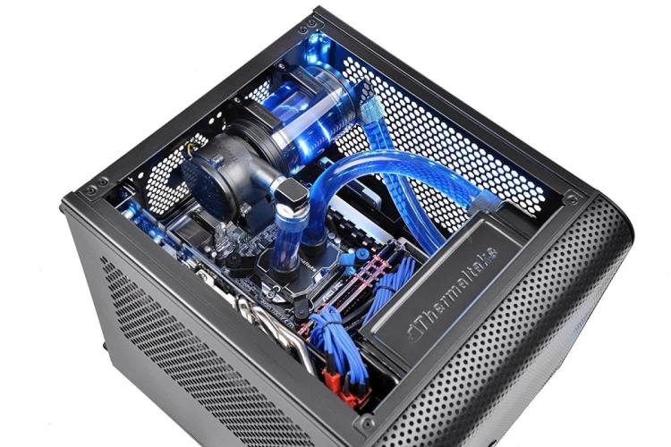Obudowa Thermaltake Core V1 CA-1B8-00S1WN-00 (Mini ITX; kolor czarny)